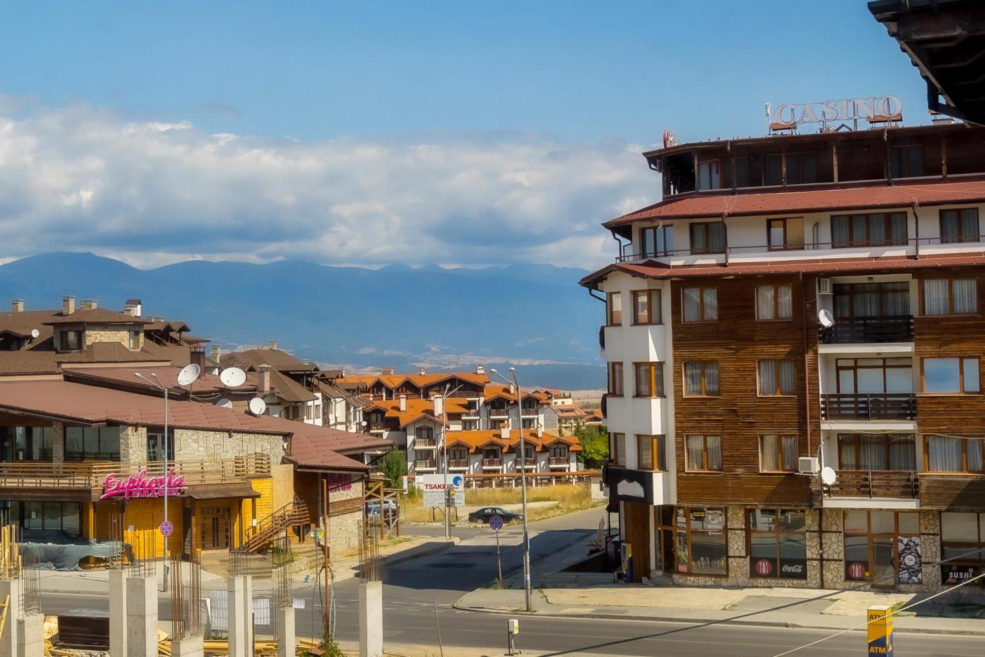 Granat Gondola Lift Apartments Bansko Exterior foto